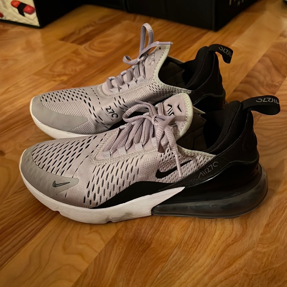 Nike 270s